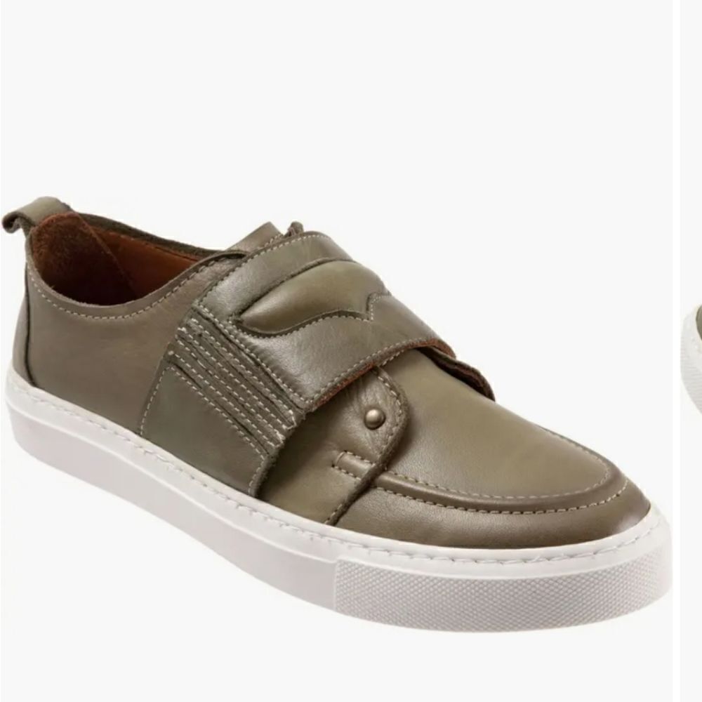 Relax Slip-On Sneaker (Women)Bueno,Leather upper